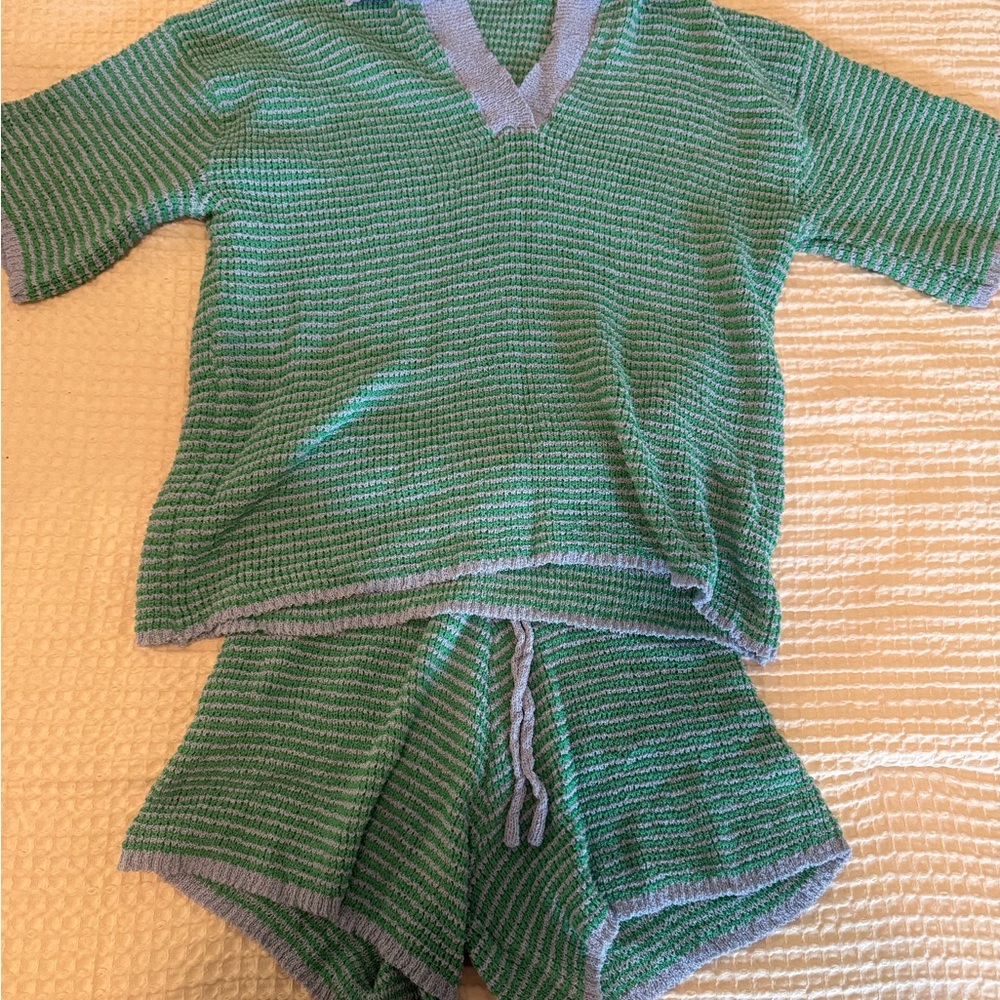 Green Knit Set - Picture 4 of 8